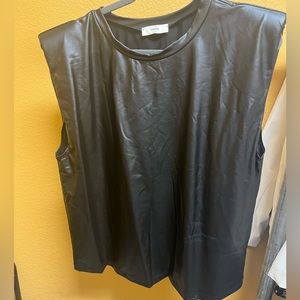 Faux leather sleeveless top with shoulder pads XL